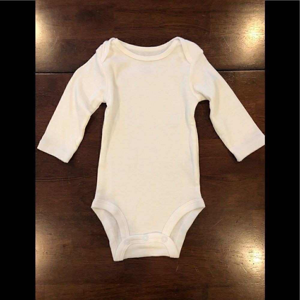 Boy’s onesies, shirts, short and pants bundle - Picture 5 of 11